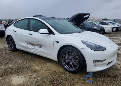 2021 Tesla Model 3 из США, поврежденный, VIN 5YJ3E1EAXMF981936